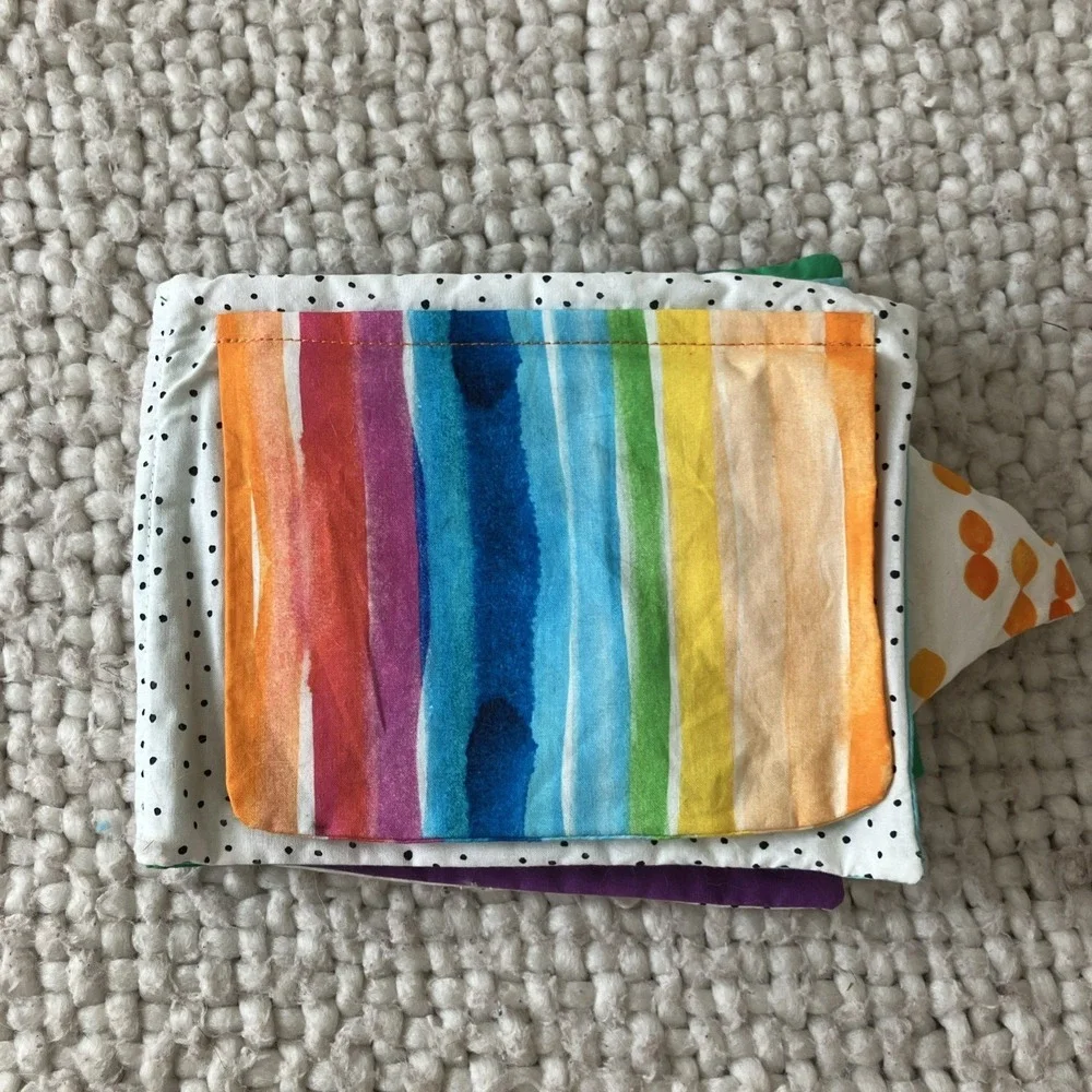 Lovevery Soft Cloth Baby Activity Book Tactile Sensory Crinkle Pages Rainbow Cat